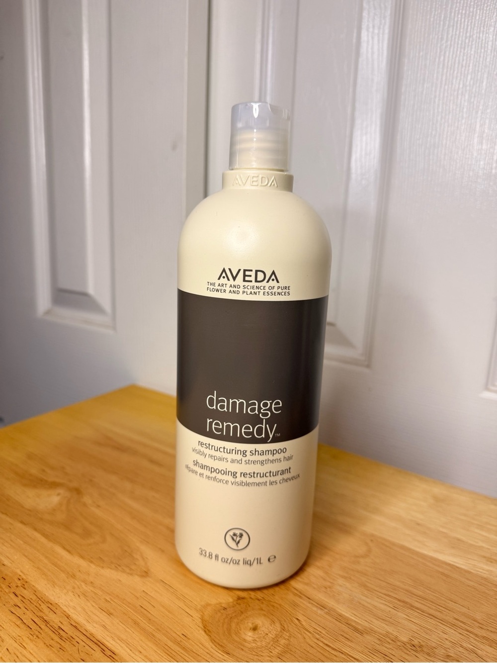 AVEDA Damage Remedy Restructuring Shampoo - Cream & Dark Brown